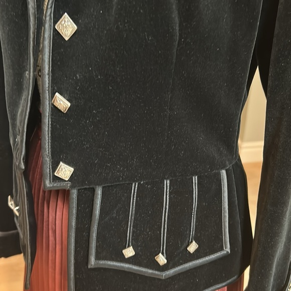 Ralph LaurenBlack Velvet Blazer, Size 4, Silver Buttons - Picture 3 of 10